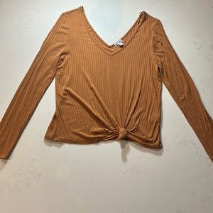 Thin long sleeve fall shirt size Medium in like new condition